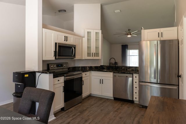 1572 Holbrook Road NW, Palm Bay, FL 32907