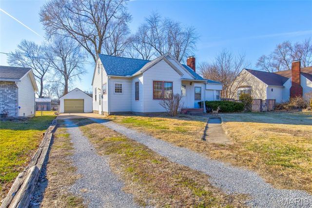 123 Bender Avenue, East Alton, IL 62024