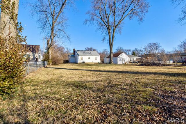 123 Bender Avenue, East Alton, IL 62024