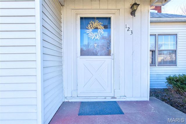 123 Bender Avenue, East Alton, IL 62024