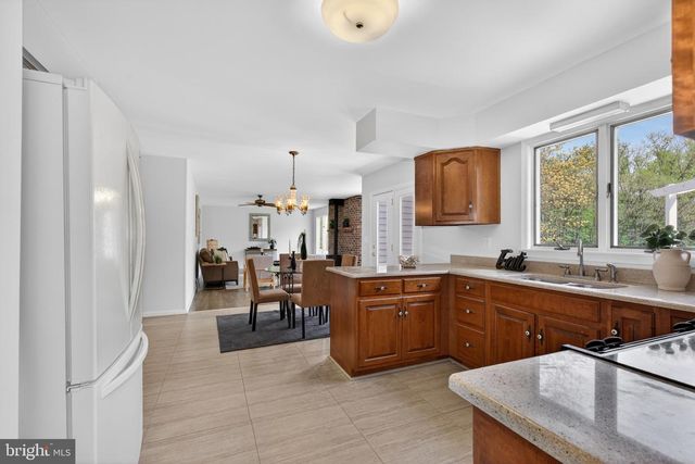 11 COUNTRY HILL CT, Kingsville, MD 21087