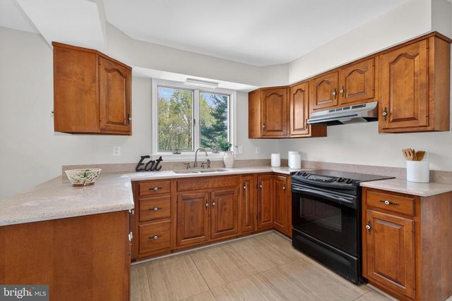 11 COUNTRY HILL CT, Kingsville, MD 21087
