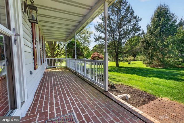 11 COUNTRY HILL CT, Kingsville, MD 21087