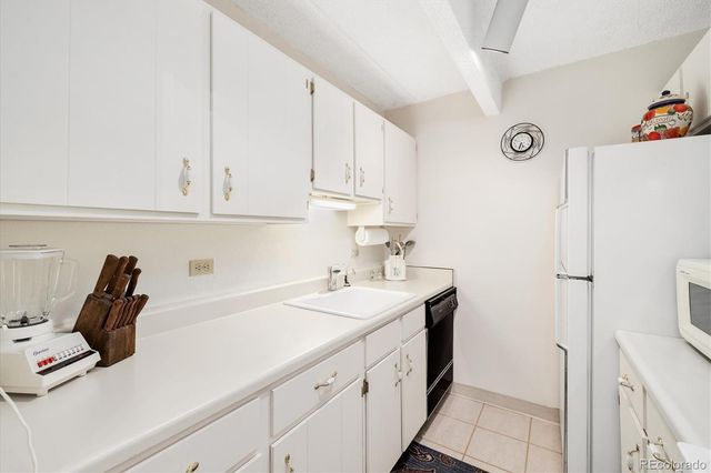 8060 E Girard Avenue 614, Denver, CO 80231