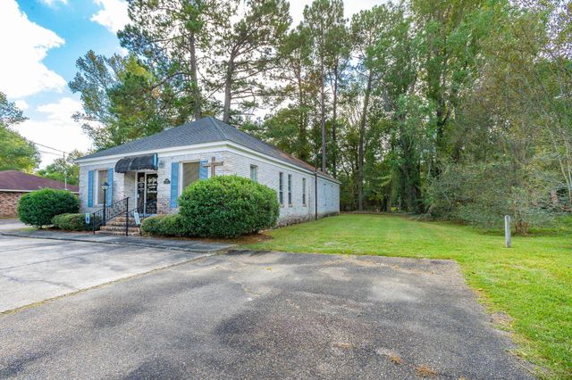 4400 W 4th St., Hattiesburg, MS 39402