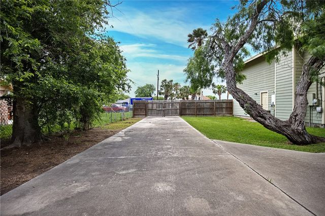 6995 Lovers lane, Corpus Christi, TX 78412