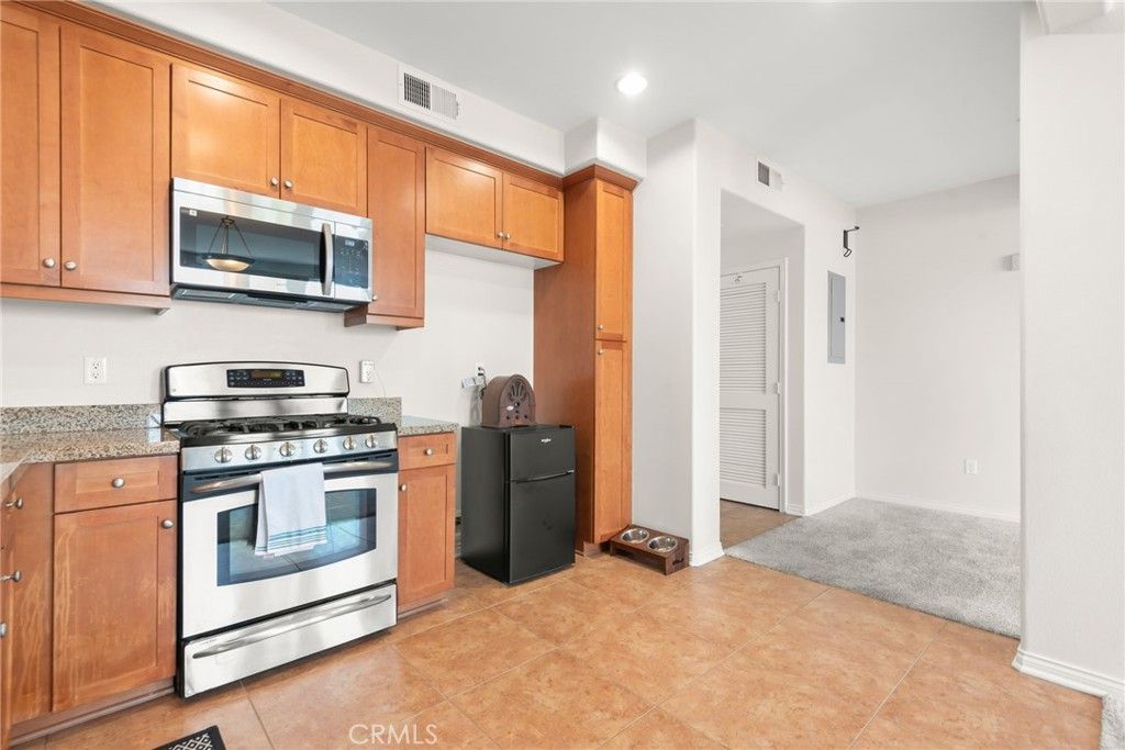 Image 11 of property listing at 360 W Avenue 26, Los Angeles, CA 90031