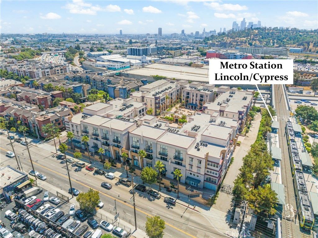 Image 33 of property listing at 360 W Avenue 26, Los Angeles, CA 90031