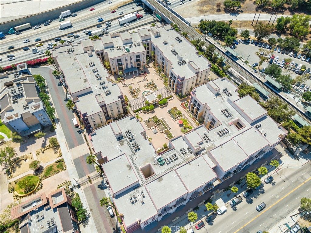 Image 36 of property listing at 360 W Avenue 26, Los Angeles, CA 90031