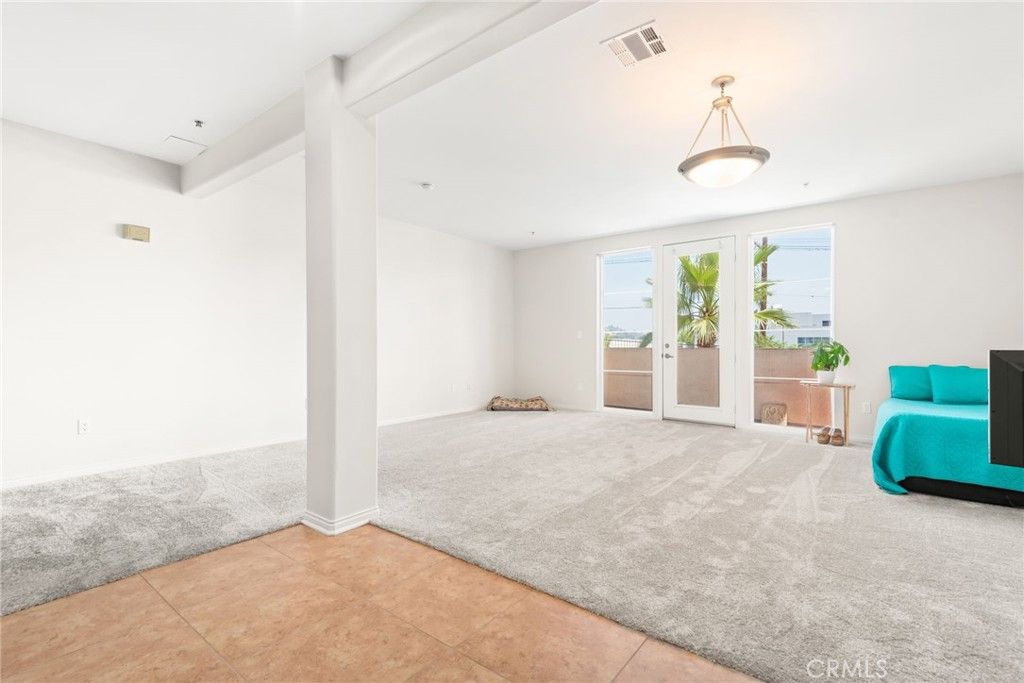 Image 5 of property listing at 360 W Avenue 26, Los Angeles, CA 90031