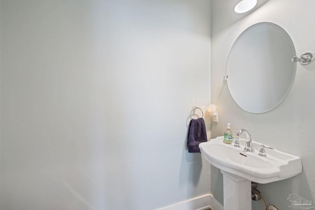 1613 E Fisher St, Pensacola, FL 32503