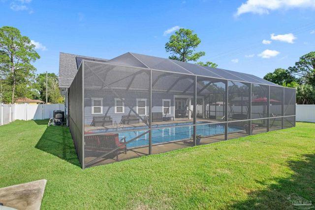 1613 E Fisher St, Pensacola, FL 32503