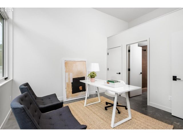 2795 Nw THURMAN St, Portland, OR 97210