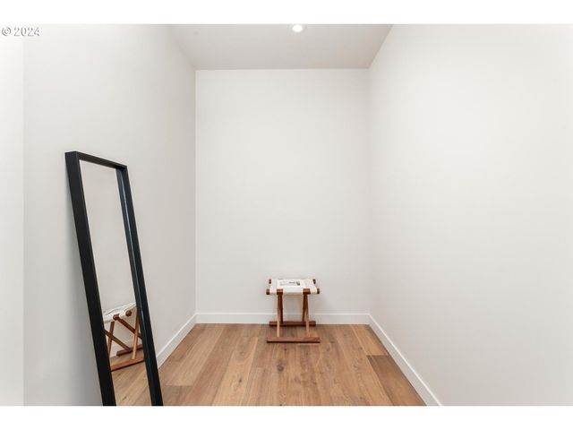 2795 Nw THURMAN St, Portland, OR 97210