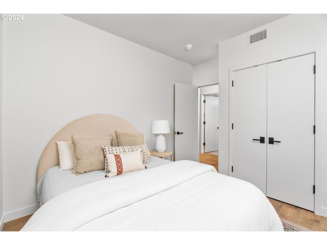 2795 Nw THURMAN St, Portland, OR 97210