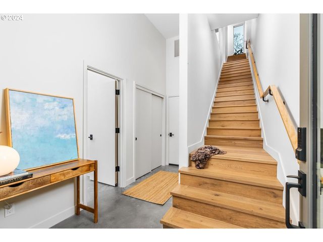 2795 Nw THURMAN St, Portland, OR 97210