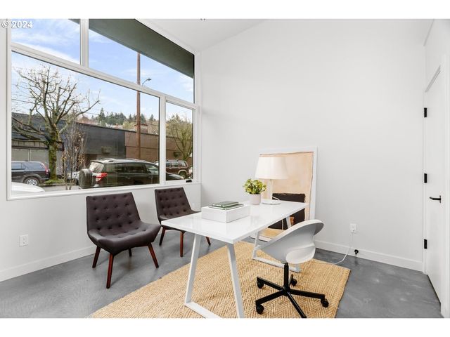 2795 Nw THURMAN St, Portland, OR 97210