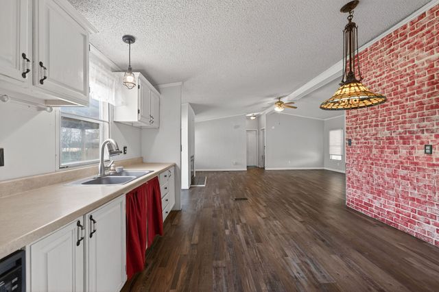 109 Wallace Street, Lone Oak, TX 75453