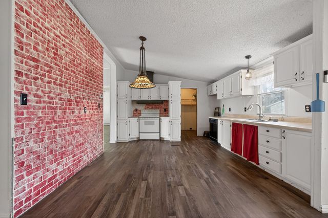 109 Wallace Street, Lone Oak, TX 75453