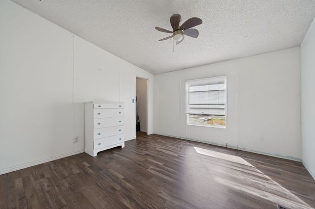 109 Wallace Street, Lone Oak, TX 75453