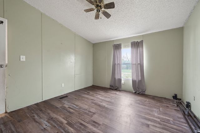 109 Wallace Street, Lone Oak, TX 75453