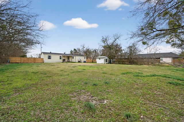 109 Wallace Street, Lone Oak, TX 75453
