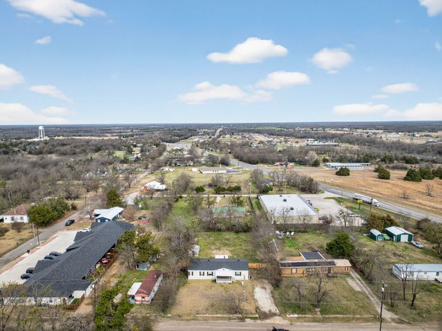 109 Wallace Street, Lone Oak, TX 75453