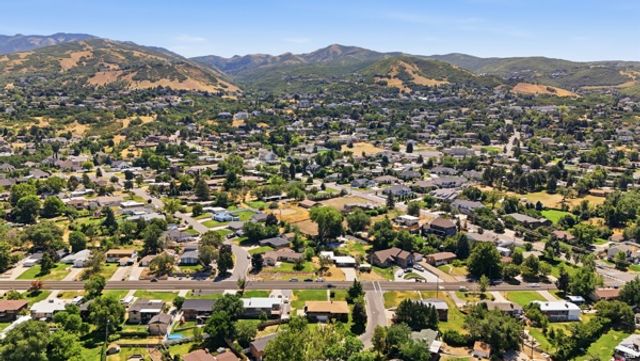 3016 S DAVIS BLVD, Bountiful, UT 84010
