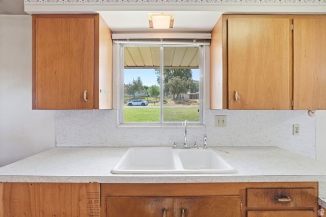 3016 S DAVIS BLVD, Bountiful, UT 84010