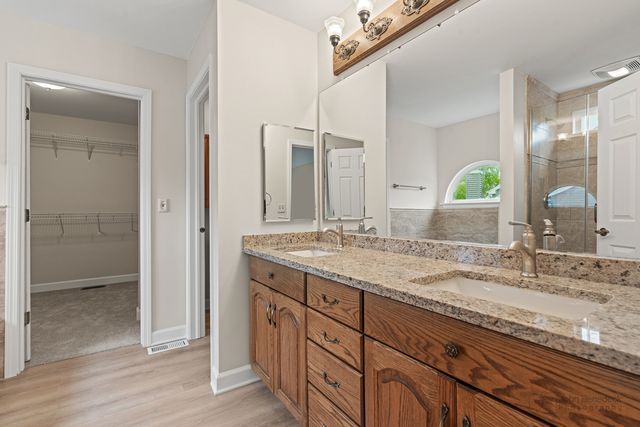 1109 Ravinia Drive, Gurnee, IL 60031