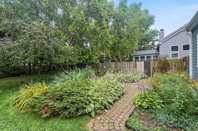 1109 Ravinia Drive, Gurnee, IL 60031