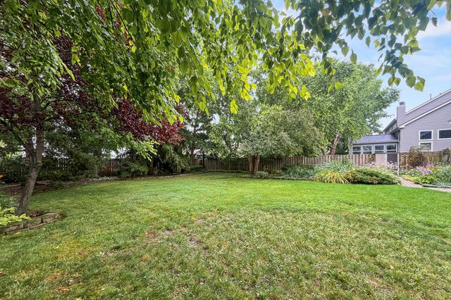 1109 Ravinia Drive, Gurnee, IL 60031