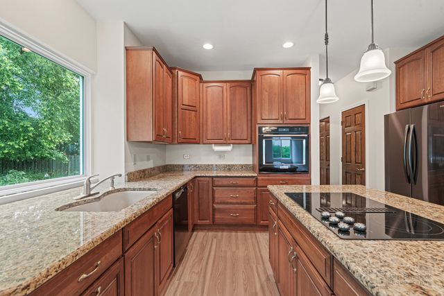 1109 Ravinia Drive, Gurnee, IL 60031