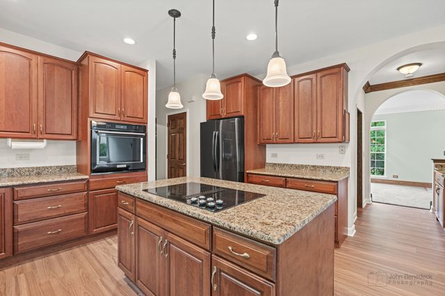 1109 Ravinia Drive, Gurnee, IL 60031