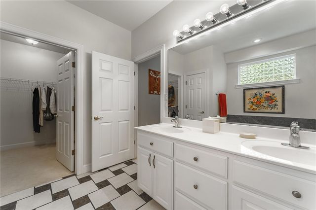47 Rath Drive, Bella Vista, AR 72715