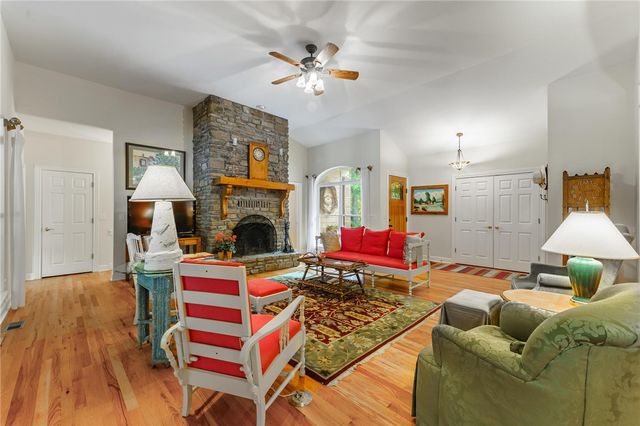 47 Rath Drive, Bella Vista, AR 72715