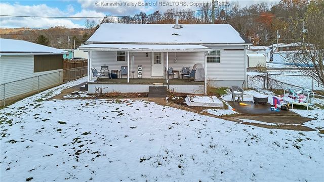 618 2nd Avenue, Elkview, WV 25071