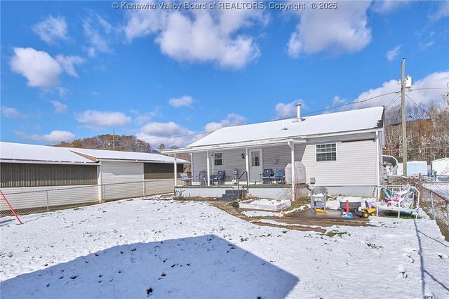 618 2nd Avenue, Elkview, WV 25071