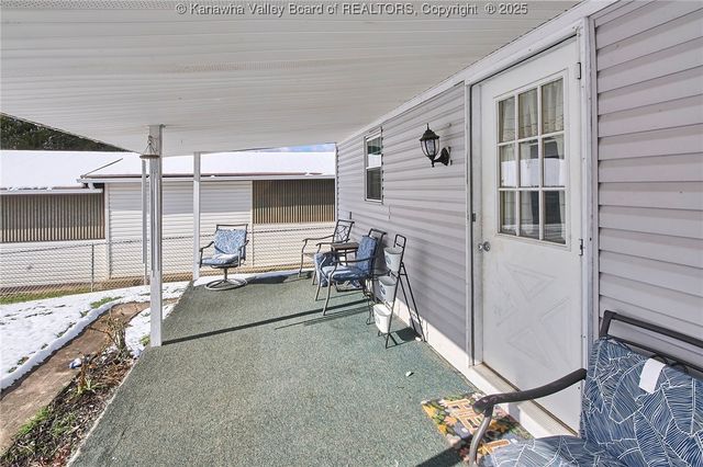 618 2nd Avenue, Elkview, WV 25071