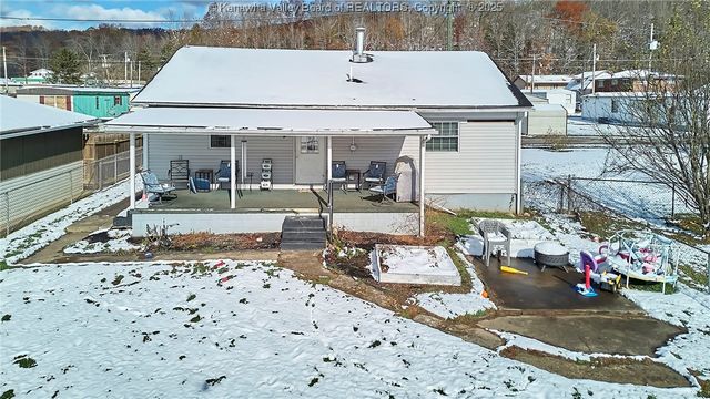 618 2nd Avenue, Elkview, WV 25071