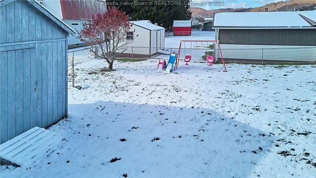 618 2nd Avenue, Elkview, WV 25071