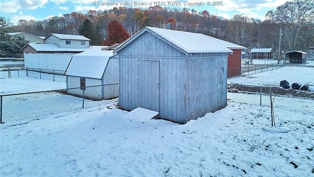 618 2nd Avenue, Elkview, WV 25071