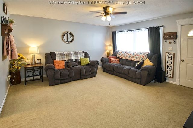 618 2nd Avenue, Elkview, WV 25071