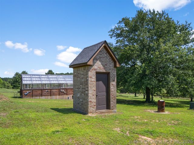 105 Rock House Road, Bennington, OK 74723