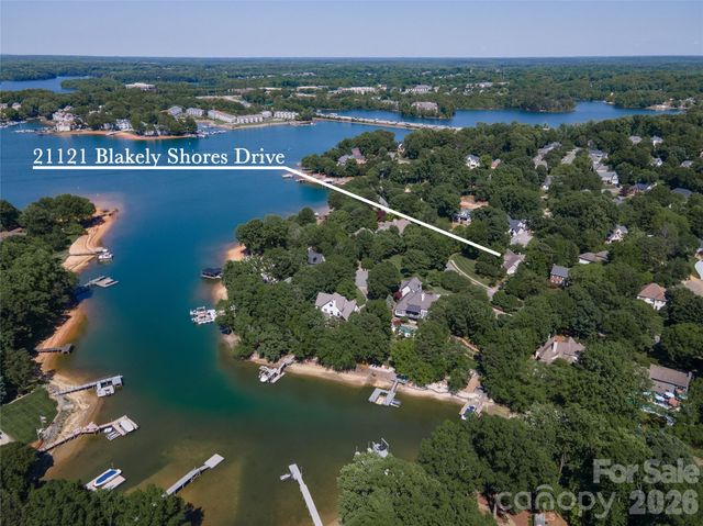 21121 Blakely Shores Drive, Cornelius, NC 28031