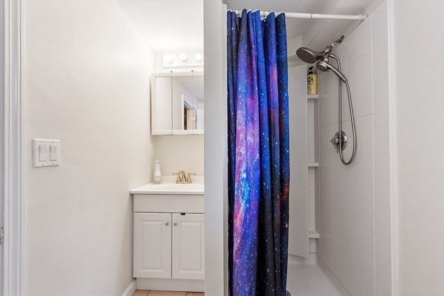 2 Edith Rd, Hudson, MA 01749