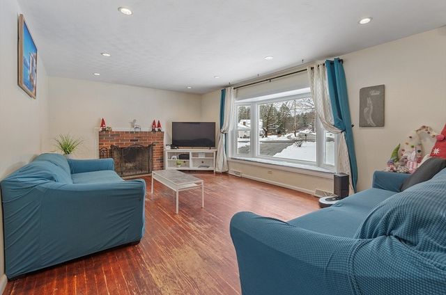 2 Edith Rd, Hudson, MA 01749