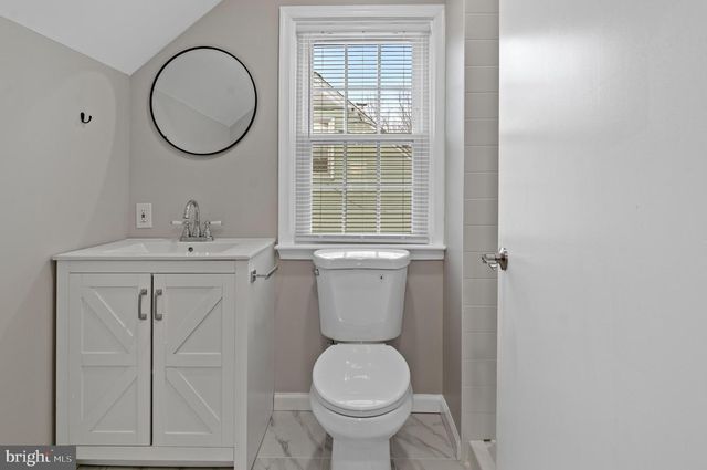 8517 OAKLEIGH RD, Parkville, MD 21234