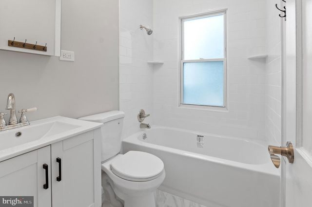 8517 OAKLEIGH RD, Parkville, MD 21234