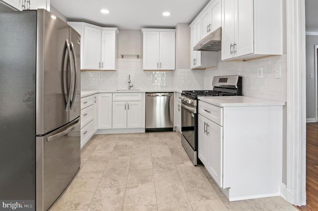 8517 OAKLEIGH RD, Parkville, MD 21234